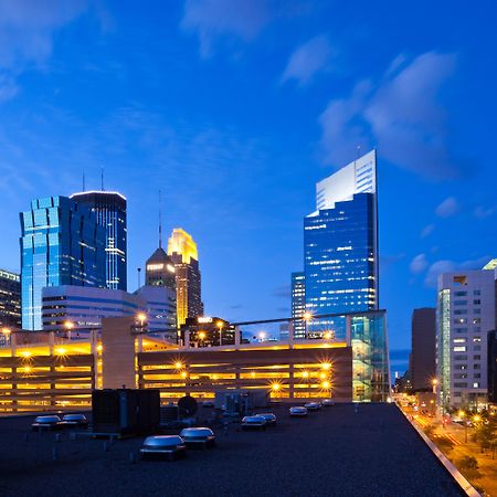 Holiday Inn Express Hotel & Suites Minneapolis-Downtown Convention Center By Ihg Eksteriør bilde