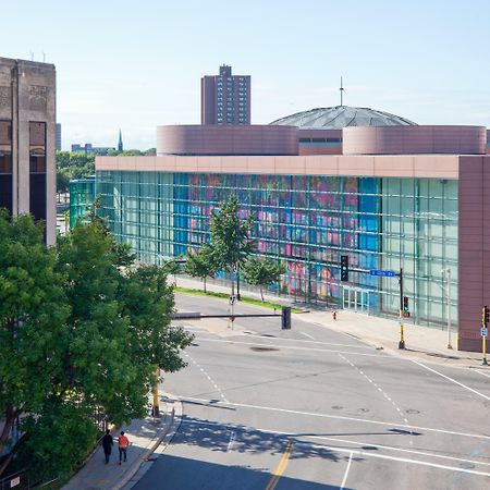 Holiday Inn Express Hotel & Suites Minneapolis-Downtown Convention Center By Ihg Eksteriør bilde